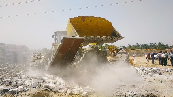 إزالة 30 حالة تعدي على أراضٍ زراعية وأملاك دولة بـ 7 مراكز بأسيوط 