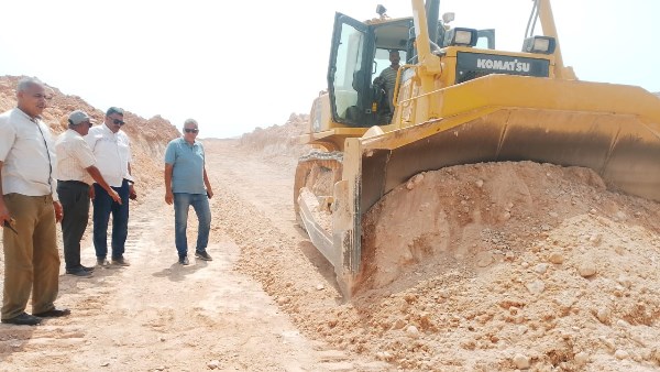 بدء أعمال تنفيذ طريق أسيوط/ البحر الأحمر 