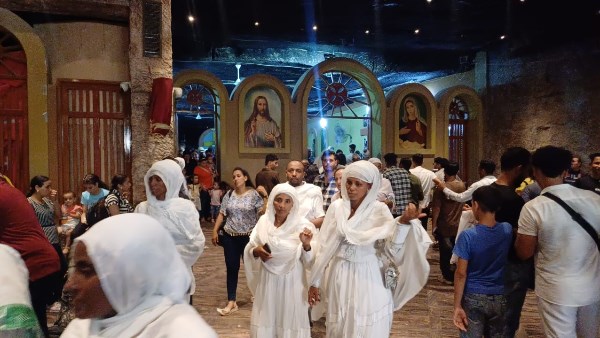 وفود الجالية الإثيوبية والإريترية يشاركون في ختام احتفالات دير درنكة بأسيوط 