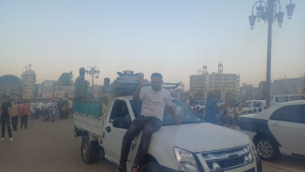 أبقار وخراف وماعز .. توافد الأقباط بالنذور في الليلة الختامية لاحتفالات صوم العذراء بدير درنكة بأسيوط 