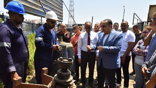 محافظ أسيوط يوجه بتصنيع قطع غيار محلية لإصلاح محطة مياه المثلث بحي شرق