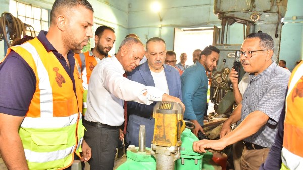 محافظ أسيوط يقود خطة لترشيد النفقات.. تطوير ورشة محابس المياه