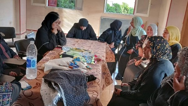 مديرية الشباب والرياضة بالأقصر تنفذ دورة تدريبية حرفية في مجال الخياطة