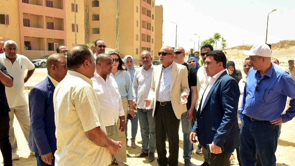 محافظ الأقصر يتفقد مشروع الإسكان الاجتماعي بمدينة الطود ويوجه بسرعة استكمال المرافق والتشجير