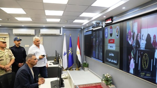 محافظ أسوان يتابع سير انتخابات مجلس الشيوخ