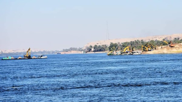وقف ترخيص أى فندق عائم بأسوان حال تسريب مواد ملوثة للنيل