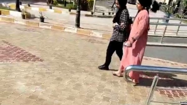 خروج المصابين من مستشفى العجمي