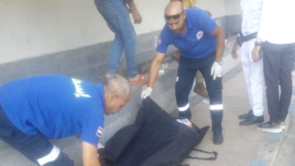 أثناء نقل المتوفى من محطة القطار 