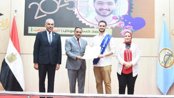 اوائل الثانوية العامة 