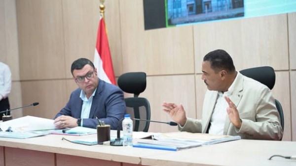 وزير الاسكان  ومحافظ مطروح 