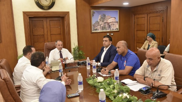 محافظ بورسعيد يستعرض مستجدات أعمال إنشاء ستاد النادي المصري الجديد