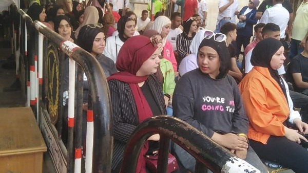 لليوم الثاني.. توافد المواطنين على جميع مقرات اللجان فى بورسعيد