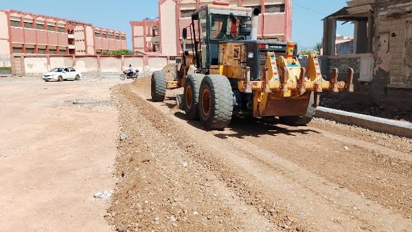 استمرار أعمال تطوير ورفع كفاءة شارع حطين بحي بمناخ بورسعيد