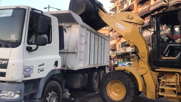 مناخ بورسعيد يواصل حملات رفع مستوى النظافة العامة بمختلف مناطق وشوارع الحي 