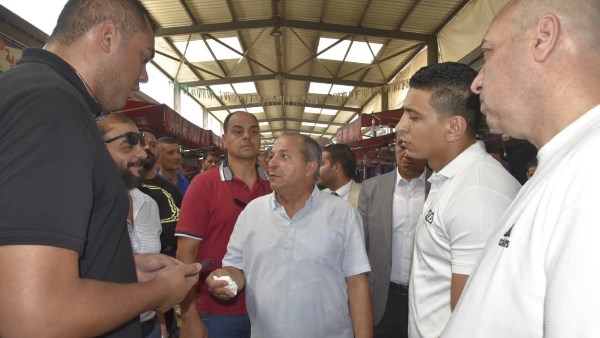 محافظ بورسعيد: تكثيف أعمال النظافة داخل سوق الأسماك والمناطق المجاورة