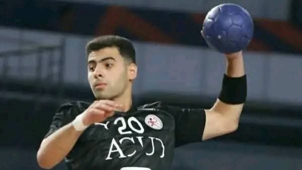 محافظ بورسعيد يهنئ اللاعب بن بورسعيد " عبد الرحمن أشرف "