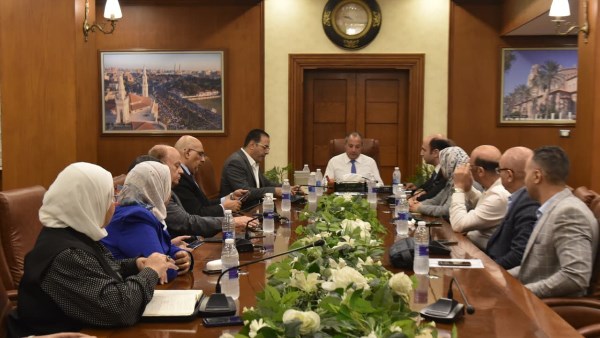 افتتاح أقسام جديدة للعناية المركزة بمستشفى الصدر والجامعة