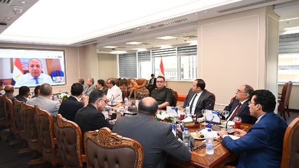 وزير الرياضة ومحافظ بورسعيد يتابعان معدلات تنفيذ استاد المصري