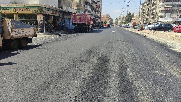 استمرار أعمال رصف ورفع كفاءة شارع العبور الرابط بين مناخ بورسعيد والعرب و الضواحى 