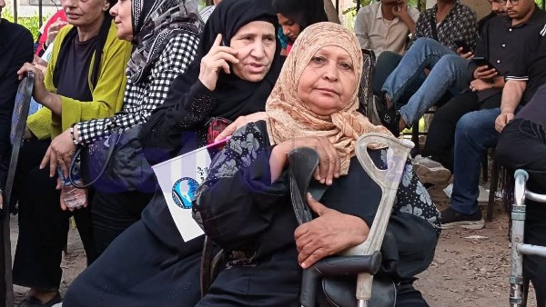 لا عائق أمام الوطنية.. اصطفاف عظيمات مصر أمام لجان انتخابات الشيوخ بالغربية.. صور