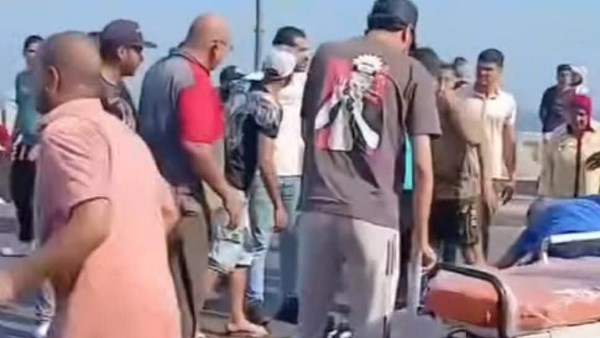إصابة 8 أشخاص في حادث انقلاب سيارة ميكروباص بالإسكندرية.. صور