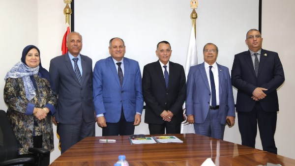 تعاون بين الريف المصرى والبحوث الزراعية لإنتاج تقاوى هجين الخيار 