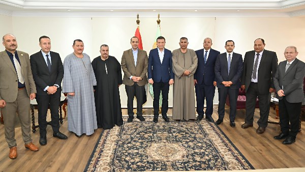 وزيرا الزراعة والشؤون النيابية 
