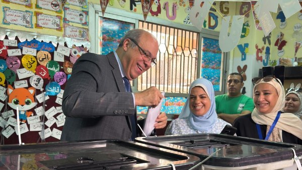 وزير الطيران: المشاركة في التصويت بمجلس الشيوخ واجب وطني