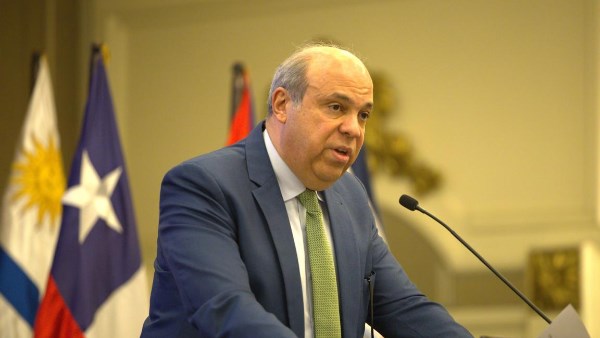 وزير الطيران