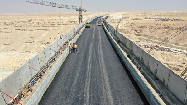 كوبري القطارات الكهربائي 