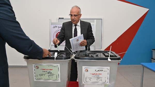 الدكتور هانى سويلم وزير الموارد المائية والرى يدلي بصوته في انتخابات مجلس الشيوخ