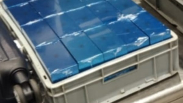 جمارك برج العرب تحبط محاولتين لتهريب مواد مخدرة وأدوية بـ 4.23 مليون جنيه