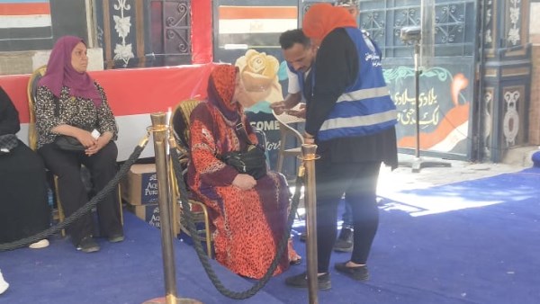 اقبال كثيف علي اللجان الانتخابية في الزيتون