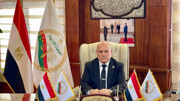 رئيس النيابة الإدارية يطمئن على صحة رئيس اللجنة الفرعية بكفر الشيخ بعد إصابته في حادث تصادم