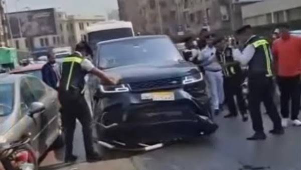 السيارة