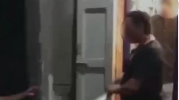  المشاجرة