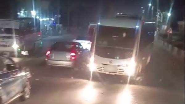 سير عكس الاتجاه.. القبض على سائق منى باص بالشرقية