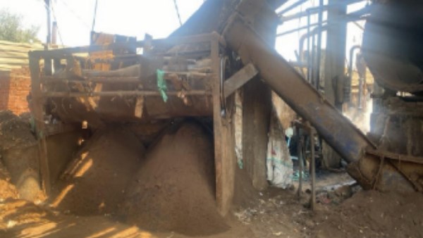 ضبط 70 طن أعلاف حيوانية مغشوشة داخل مصنع بالقليوبية