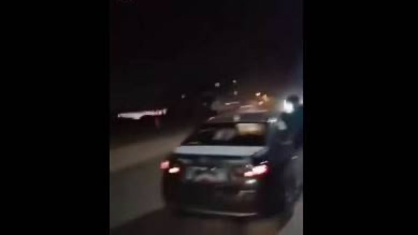 السيارة