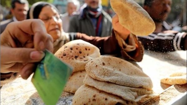 قرار وزارة التموين.. صرف الخبز المدعم ورقيًا لهؤلاء | تفاصيل