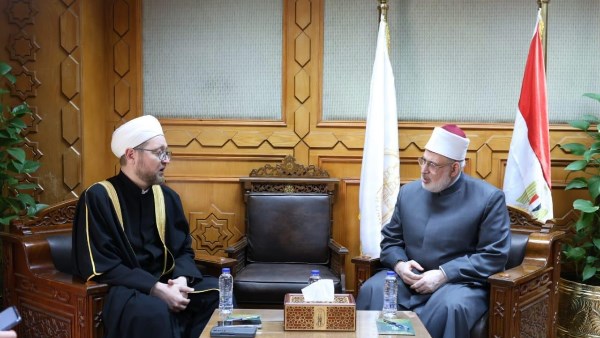 الضويني ومفتي موسكو يتفقان على تدريب أئمة روسيا في أكاديمية تدريب الأزهر