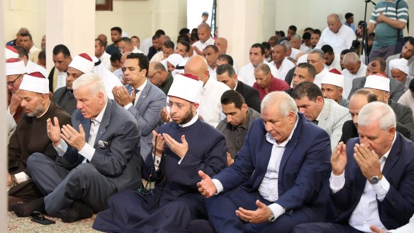 وزير الأوقاف ومحافظ الوادي الجديد يشهدان صلاة الجمعة
