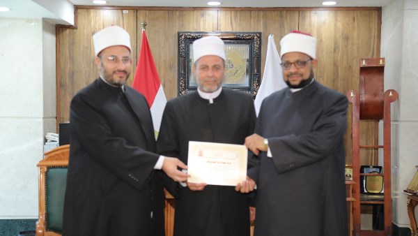أمين البحوث الإسلامية يكرم مسئولي التطوير المتميزين