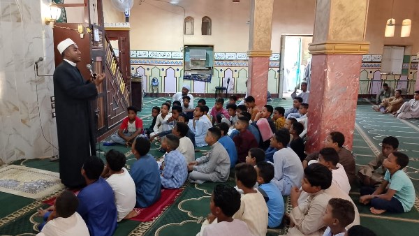 إحدى الندوات بالمحافظات 