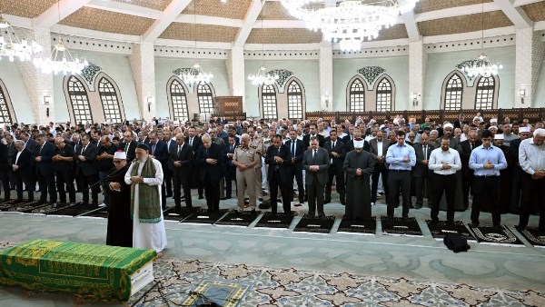 صلاة الجنازة على وزير التموين السابق 
