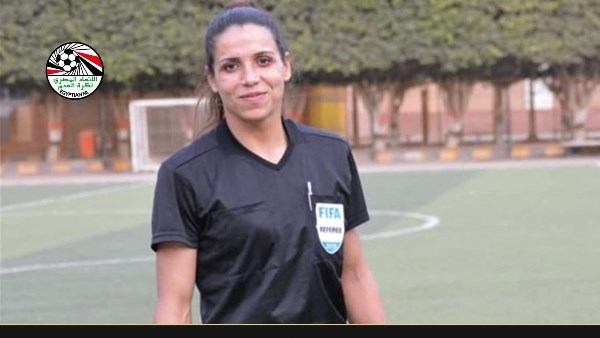 طاقم حكام نساء