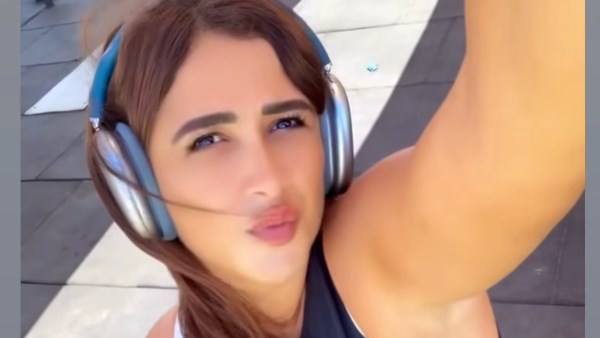 ياسمين عبد العزيز 