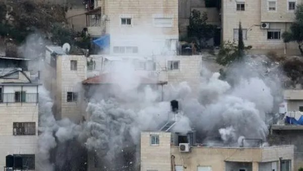 قوات الاحتلال تفجر منزل الأسير عبدالرحيم الهيموني في الخليل