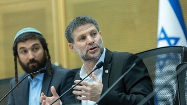 وزير مالية الاحتلال 