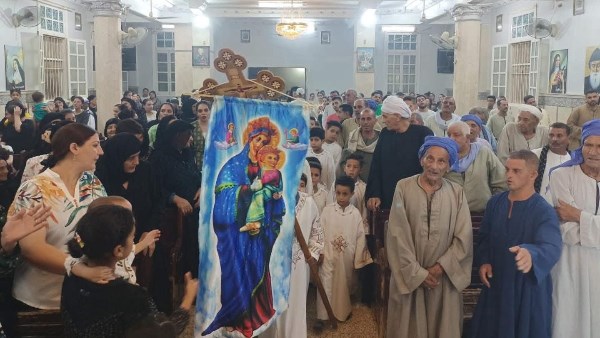 الأنبا بشارة جودة يترأس رياضة صوم السيدة العذراء بكنيستها بالبدرمان